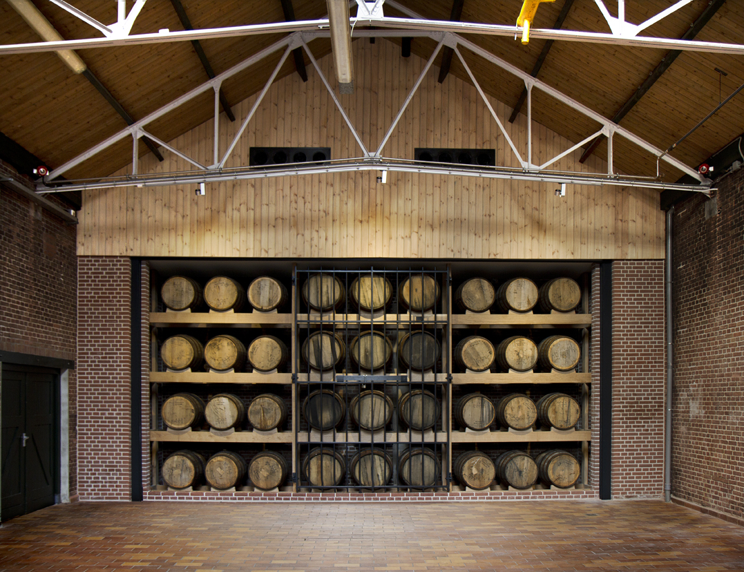 Dk Barrel Shelf Open Lr